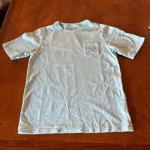 Cute mint green  Vineyard Vines T-shirt with little pocket, M. 100% cotton.